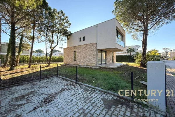 Shtepi ne shitje Vila Luksoze ne Durres, 3+1, Mobilimi Bosh, pa mobiluar, Pagesa 1,200,000  Euro.