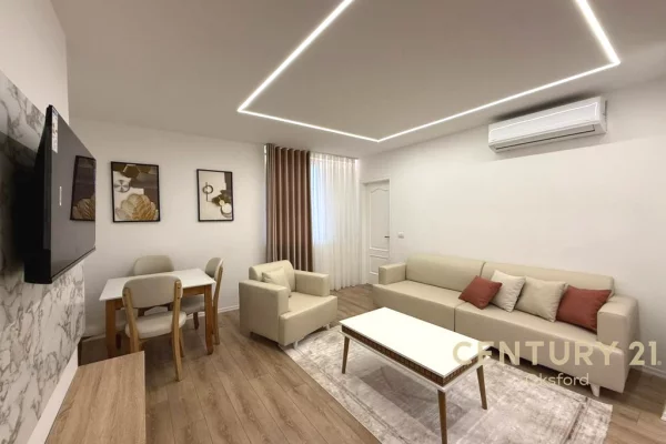Shitet Apartament 1+1 i Arreduar pranë Qendrës së Tiranës – Rruga Fortuzi !