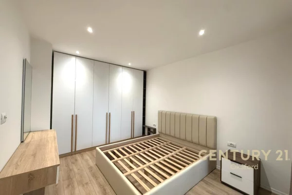 Shtepi ne shitje Apartament ne Tirane, 1+1, Mobilimi E mobiluar, Pagesa 175,000  Euro.