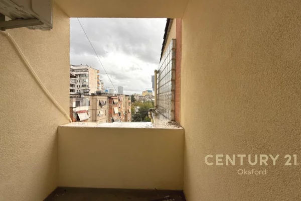 Shtepi ne shitje Apartament ne Tirane, 1+1, Mobilimi E mobiluar, Pagesa 175,000  Euro.