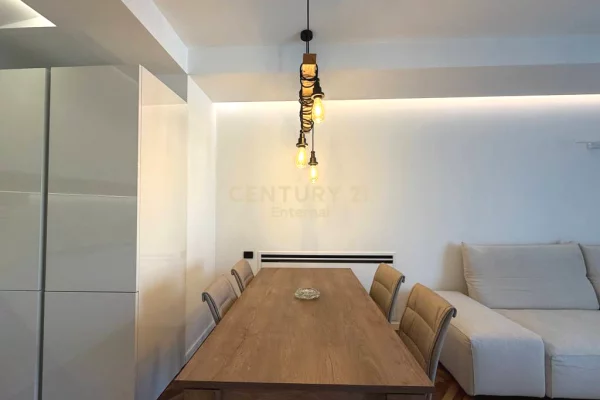 Shtepi me qera Apartament ne Tirane, 2+1, Mobilimi E mobiluar, Pagesa 2,300  Euro.