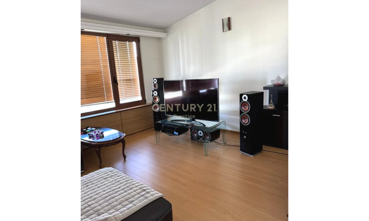 Duplex (2 storey house) for sale in Tirana 3+1, Furnished