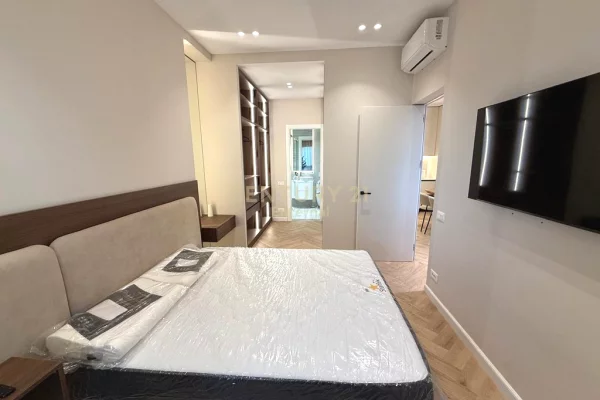 Shtepi me qera Apartament ne Tirane, 2+1, Mobilimi E mobiluar, Pagesa 1,800  Euro.