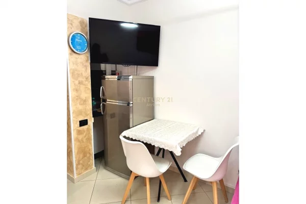 Shtepi me qera Apartament ne Tirane, Garsoniere, Mobilimi E mobiluar, Pagesa 450  Euro.