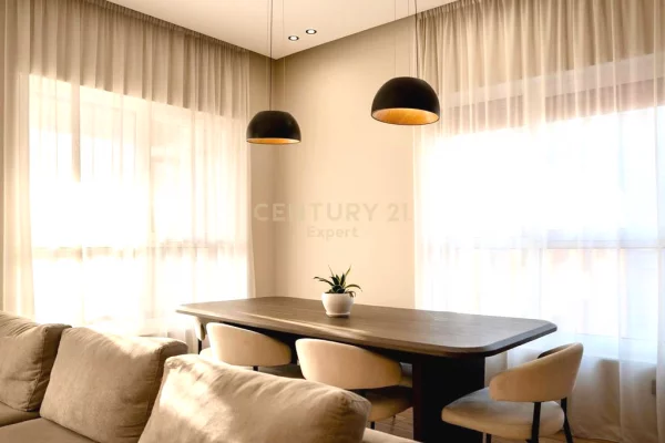 Shtepi me qera Apartament ne Tirane, 2+1, Mobilimi E mobiluar, Pagesa 850  Euro.