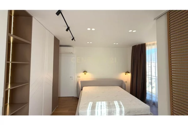 Shtepi me qera Apartament ne Tirane, 2+1, Mobilimi E mobiluar, Pagesa 1,000  Euro.