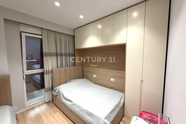 Shtepi me qera Apartament ne Tirane, 2+1, Mobilimi E mobiluar, Pagesa 750  Euro.