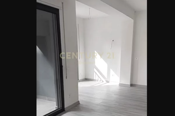 Apartment for sale in Tirana 3+1, Emty