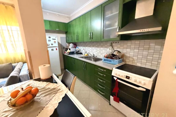 Appartamento in vendita a Tirana 1+1, Arredato