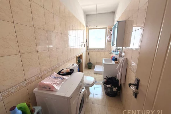 Appartamento in vendita a Tirana 1+1, Arredato