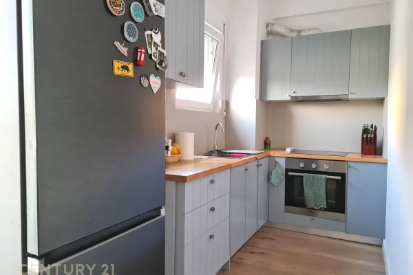 Appartamento in vendita a Tirana 1+1, Arredato