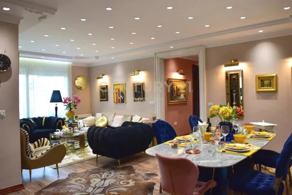 Appartamento in affitto a Tirana 3+1, Arredato