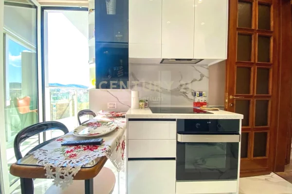 Appartamento in affitto a Tirana 3+1, Arredato