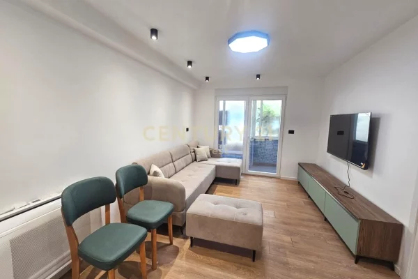 KOMISARIATI NR.4, APARTAMENT 1+1 PER QIRA