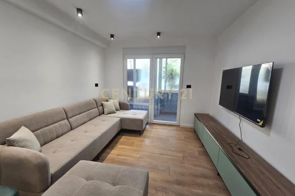 Appartamento in affitto a Tirana 1+1, Arredato