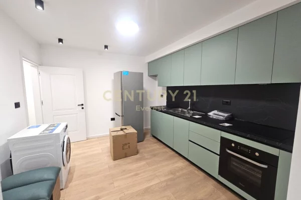 Appartamento in affitto a Tirana 1+1, Arredato