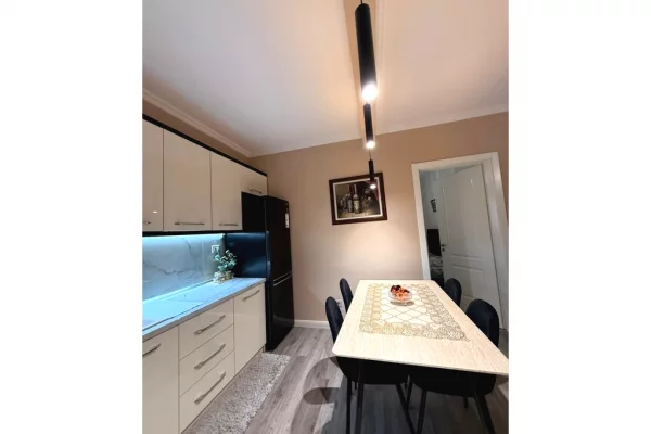 Shtepi me qera Apartament ne Tirane, 2+1, Mobilimi E mobiluar, Pagesa 900  Euro.