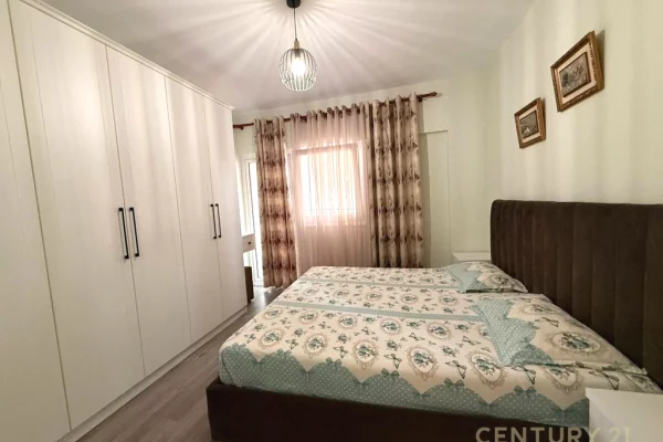 Shtepi me qera Apartament ne Tirane, 2+1, Mobilimi E mobiluar, Pagesa 900  Euro.