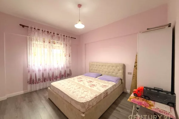 Shtepi me qera Apartament ne Tirane, 2+1, Mobilimi E mobiluar, Pagesa 900  Euro.