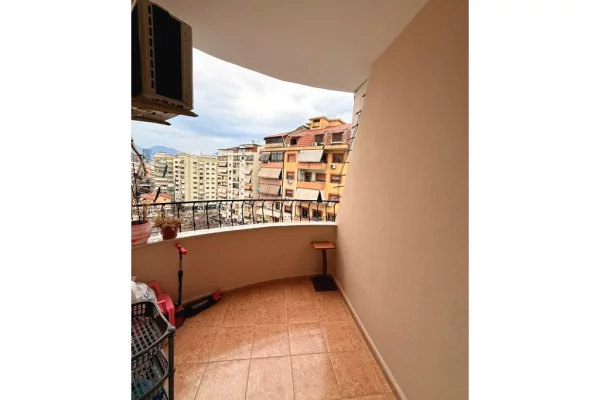 Shtepi me qera Apartament ne Tirane, 2+1, Mobilimi E mobiluar, Pagesa 900  Euro.
