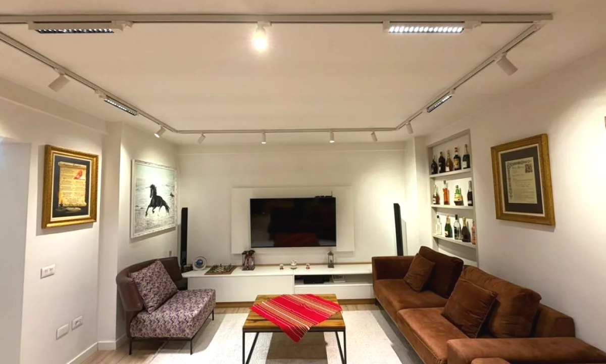 Shtepi me qera Apartament ne Tirane, 2+1, Mobilimi E mobiluar, Pagesa 1,200  Euro.