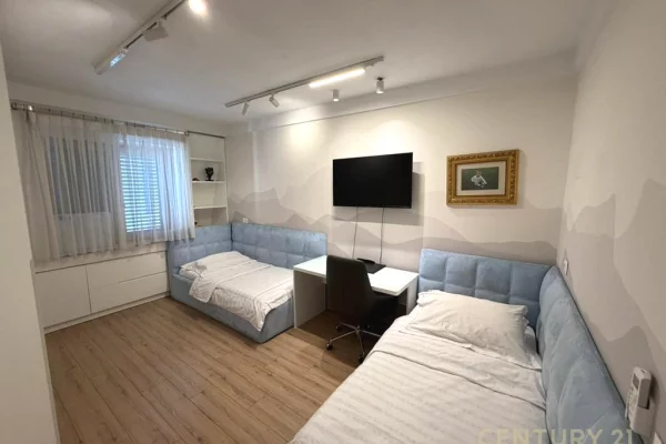 Shtepi me qera Apartament ne Tirane, 2+1, Mobilimi E mobiluar, Pagesa 1,200  Euro.