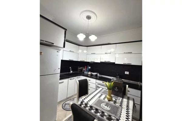 Shtepi me qera Apartament ne Tirane, 1+1, Mobilimi E mobiluar, Pagesa 450  Euro.