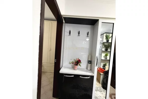 Shtepi me qera Apartament ne Tirane, 1+1, Mobilimi E mobiluar, Pagesa 450  Euro.