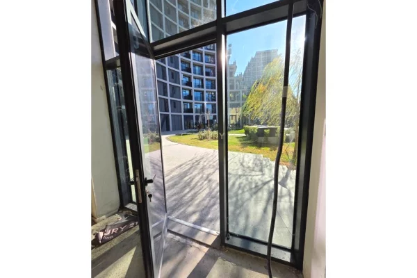 Ambiente Commerciale in Affitto 1+1 a Tirana - 2,500 Euro