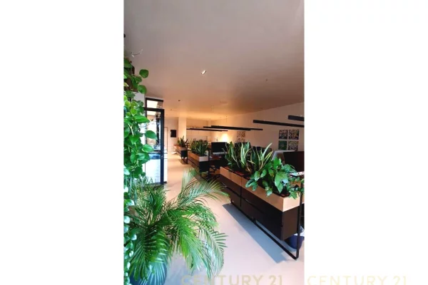 Zyra Moderne për Shitje në Ish-Bllok