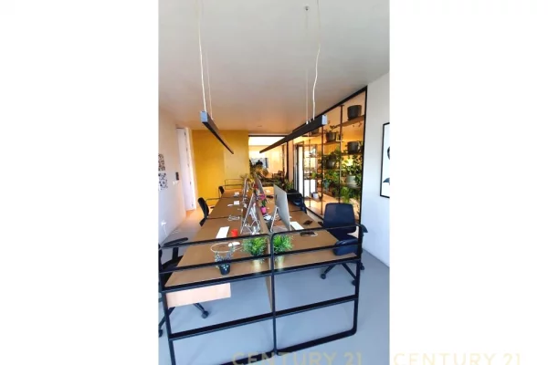 Zyra Moderne per Shitje ne Ish-Bllok