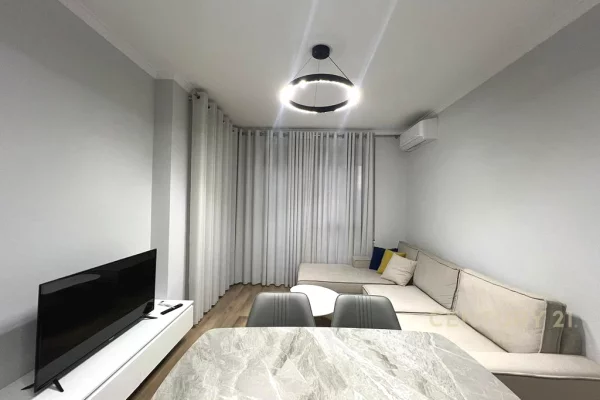 Appartamento in affitto a Tirana 2+1, Arredato