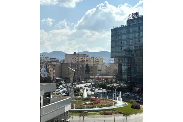 Apartament Luksoz 2+1+2 për shitje , Zogu i Zi Tirane