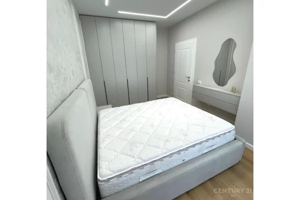 Shtepi ne shitje Apartament ne Tirane, 1+1, Mobilimi E mobiluar, Pagesa 130,000  Euro.