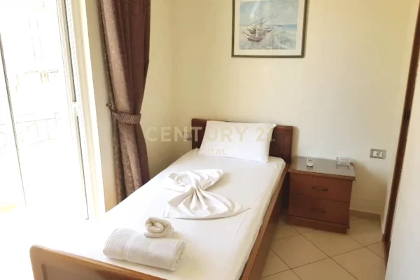 HOTEL ME QIRA NE SARANDE| 18 DHOMA