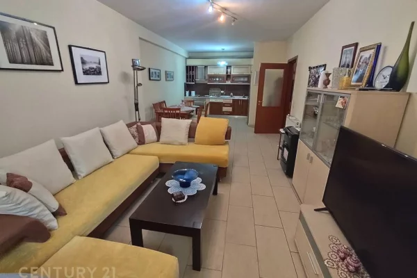 Shtepi ne shitje Apartament ne Tirane, 2+1, Mobilimi E mobiluar, Pagesa 265,000  Euro.