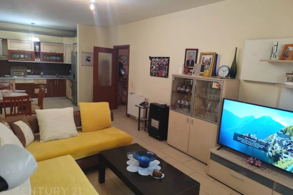 Shtepi ne shitje Apartament ne Tirane, 2+1, Mobilimi E mobiluar, Pagesa 265,000  Euro.