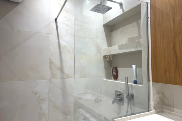 Shtepi me qera Apartament ne Tirane, 2+1, Mobilimi E mobiluar, Pagesa 780  Euro.