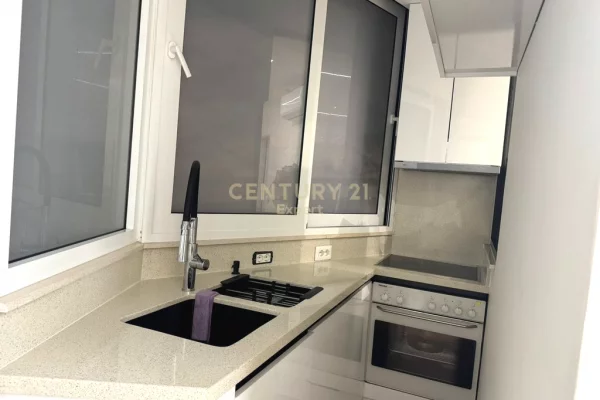 Shtepi me qera Apartament ne Tirane, 2+1, Mobilimi E mobiluar, Pagesa 780  Euro.