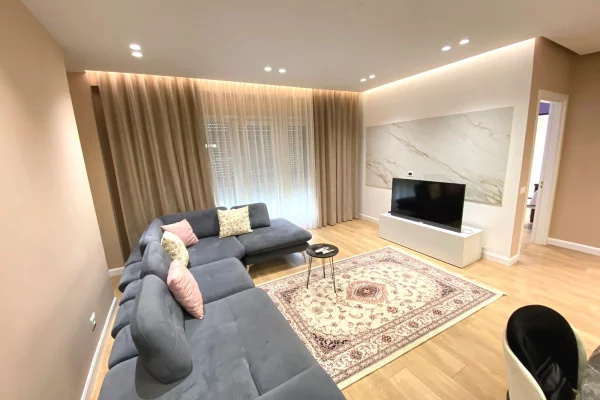 Apartament me qira 2+1+2 Rruga Dibrës 