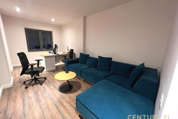 Appartamento in vendita a Tirana 3+1, Vuoto