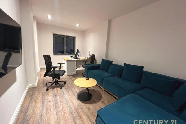 Appartamento in vendita a Tirana 3+1, Vuoto