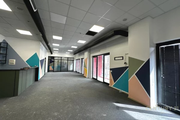 JAPIM ME QIRA AMBIENT PER ZYRA, ARLIS FARMACIA 10