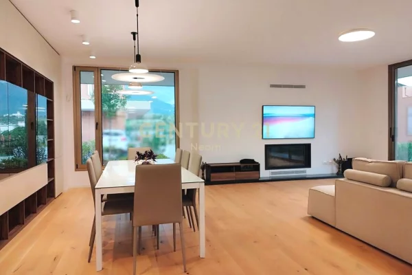 Luxury villas for rent in Tirana 4+1, Furnished