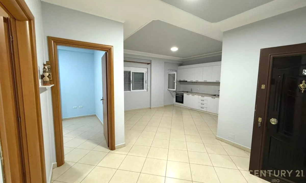 Shtepi me qera Apartament ne Tirane, 2+1, Mobilimi Bosh, pa mobiluar, Pagesa 50,000  Euro.