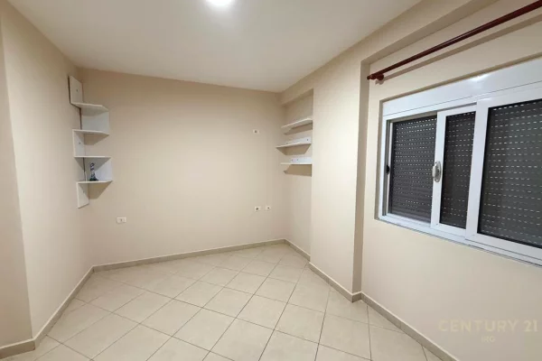 Shtepi me qera Apartament ne Tirane, 2+1, Mobilimi Bosh, pa mobiluar, Pagesa 50,000  Euro.