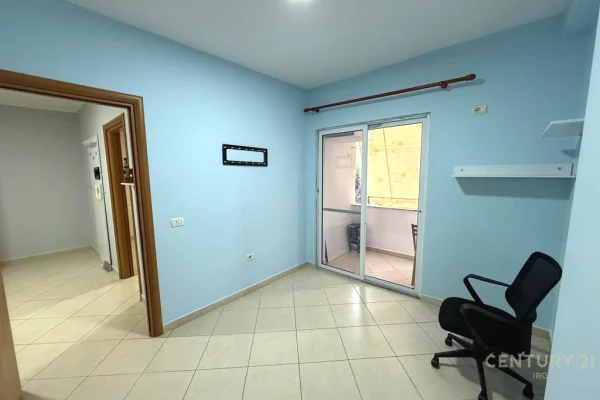 Shtepi me qera Apartament ne Tirane, 2+1, Mobilimi Bosh, pa mobiluar, Pagesa 50,000  Euro.