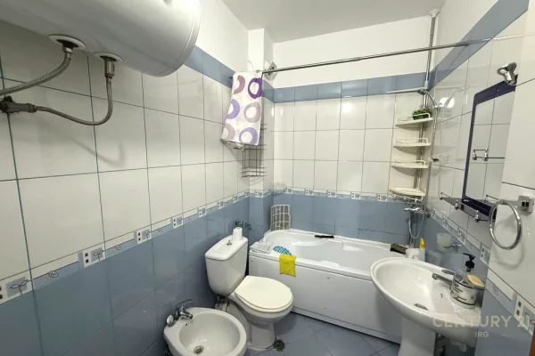 Shtepi me qera Apartament ne Tirane, 2+1, Mobilimi Bosh, pa mobiluar, Pagesa 50,000  Euro.