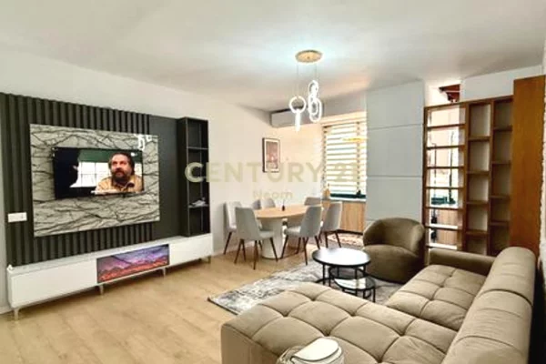 QIRA, APARTAMENT 2+1, RRUGA ELBASANIT, FAKULTETI EKONOMISE!!