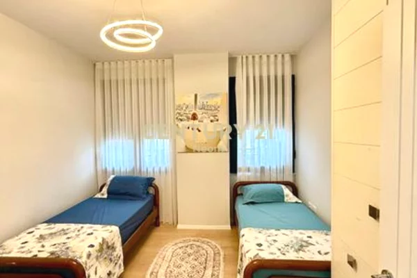 Shtepi me qera Apartament ne Tirane, 2+1, Mobilimi E mobiluar, Pagesa 1,000  Euro.